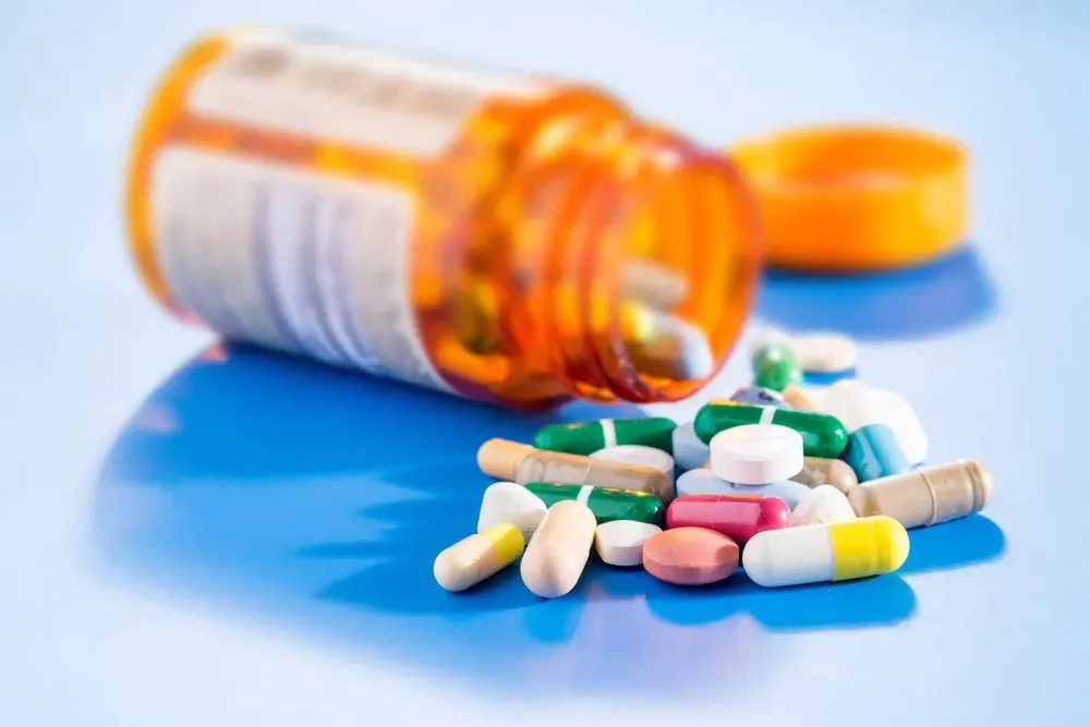 What’s the Difference Between Generic vs. Brand Name Prescription Drugs? Mira Health
